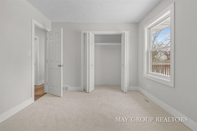 2851 Dean Lake Avenue, Grand Rapids, MI 49505