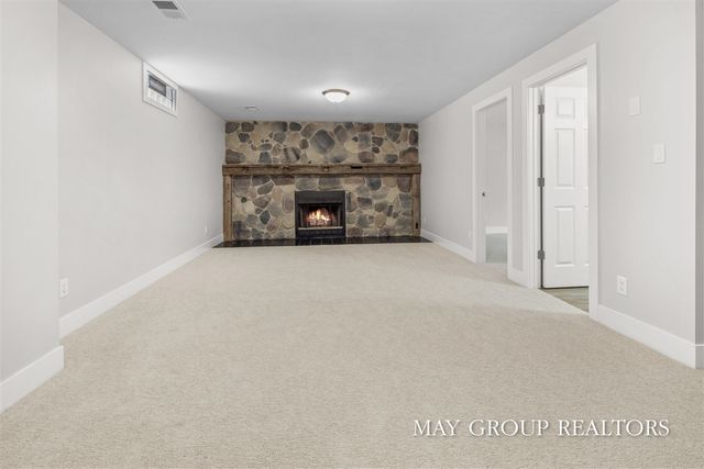 2851 Dean Lake Avenue, Grand Rapids, MI 49505