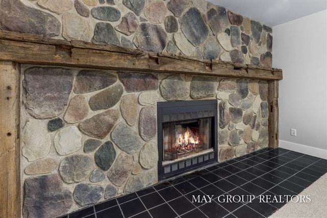 2851 Dean Lake Avenue, Grand Rapids, MI 49505