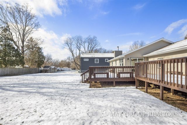 2851 Dean Lake Avenue, Grand Rapids, MI 49505