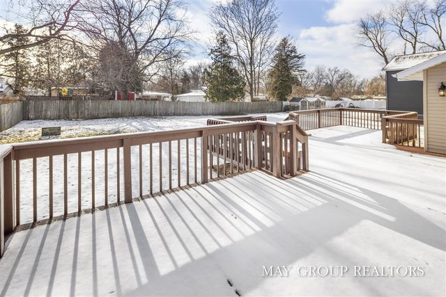 2851 Dean Lake Avenue, Grand Rapids, MI 49505