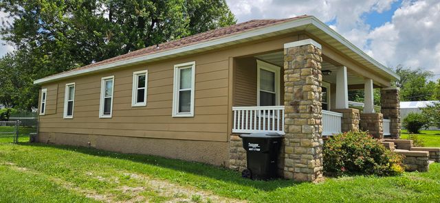 2214 N Fay Avenue, Springfield, MO 65803