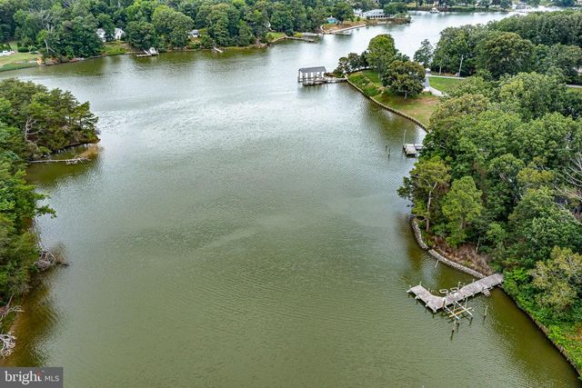 142 BRIDGE LN, Reedville, VA 22539