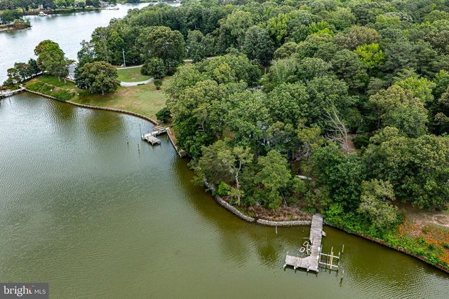 142 BRIDGE LN, Reedville, VA 22539