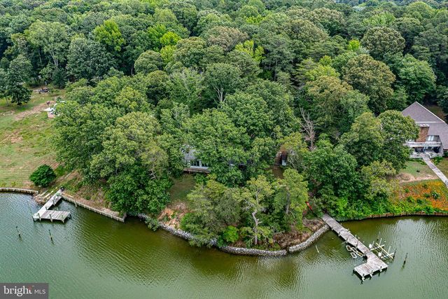 142 BRIDGE LN, Reedville, VA 22539