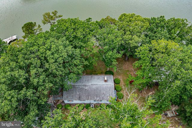 142 BRIDGE LN, Reedville, VA 22539