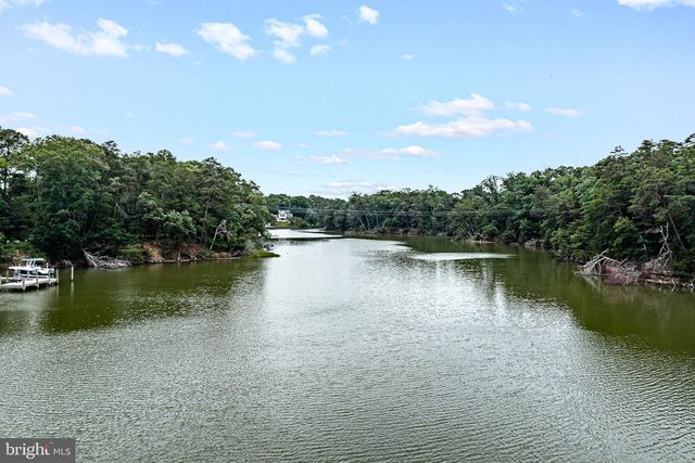 142 BRIDGE LN, Reedville, VA 22539