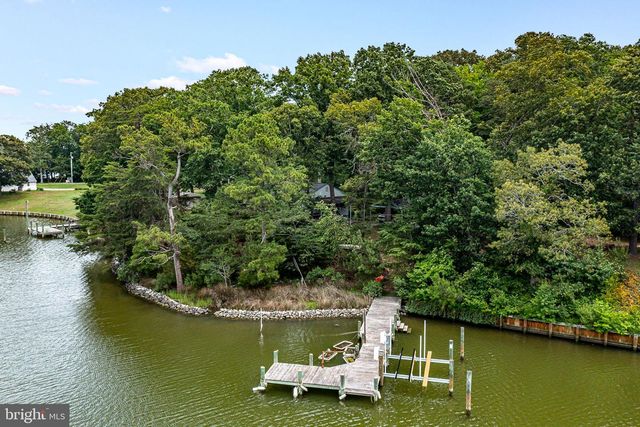 142 BRIDGE LN, Reedville, VA 22539