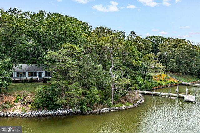 142 BRIDGE LN, Reedville, VA 22539