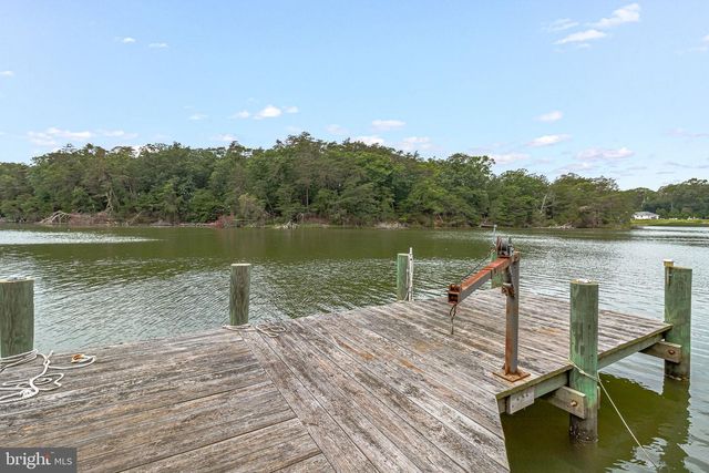142 BRIDGE LN, Reedville, VA 22539
