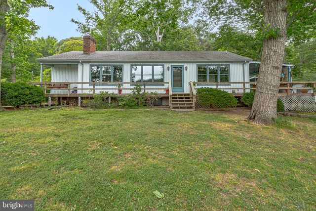 142 BRIDGE LN, Reedville, VA 22539
