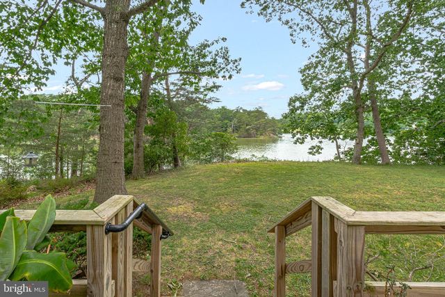 142 BRIDGE LN, Reedville, VA 22539