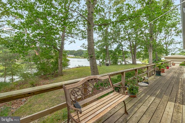 142 BRIDGE LN, Reedville, VA 22539