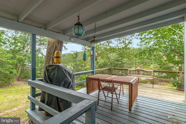 142 BRIDGE LN, Reedville, VA 22539