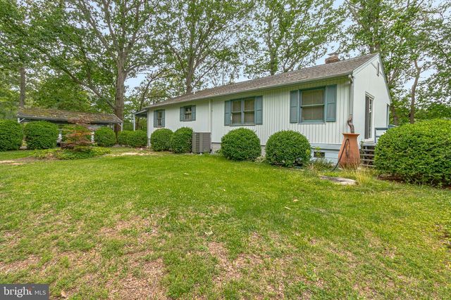142 BRIDGE LN, Reedville, VA 22539