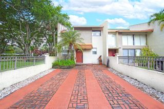 8811 Gatehouse Rd 8, Plantation, FL 33324