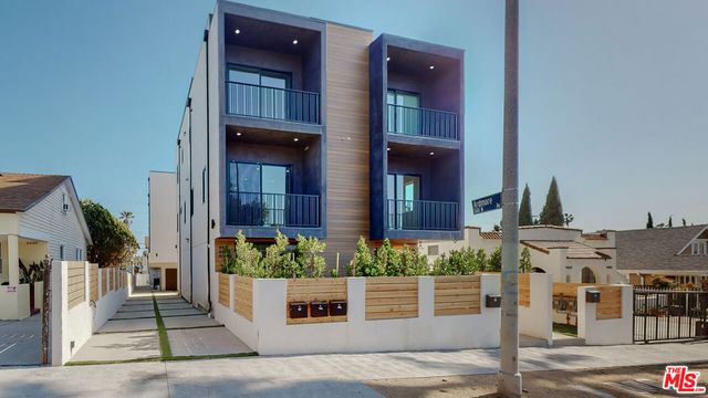4460 Maplewood Avenue D, Los Angeles, CA 90004