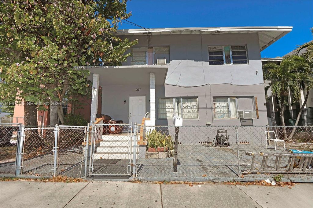 767 SW 2nd St, Miami, FL 33130