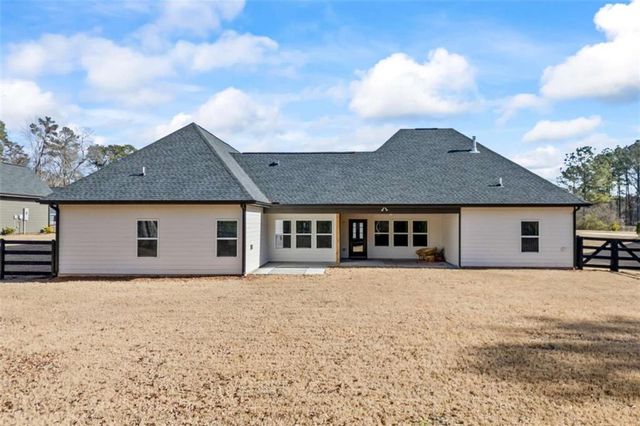 152 White Oak Way, Monroe, GA 30655