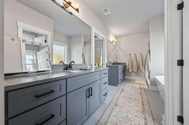 152 White Oak Way, Monroe, GA 30655