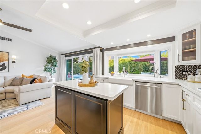2809 S Diamond Street, Santa Ana, CA 92704