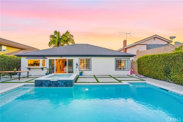 2809 S Diamond Street, Santa Ana, CA 92704