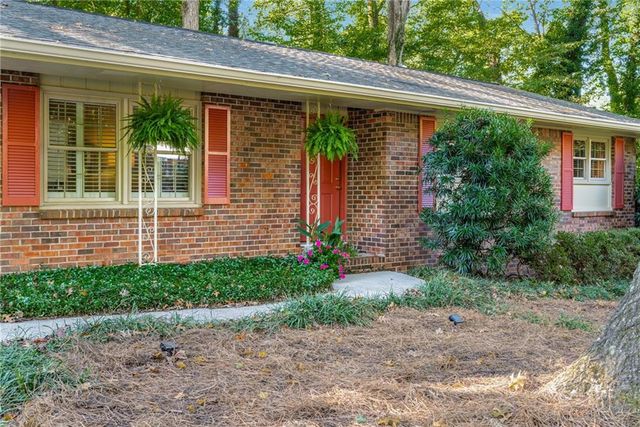 2019 Ellwyn Drive, Atlanta, GA 30341