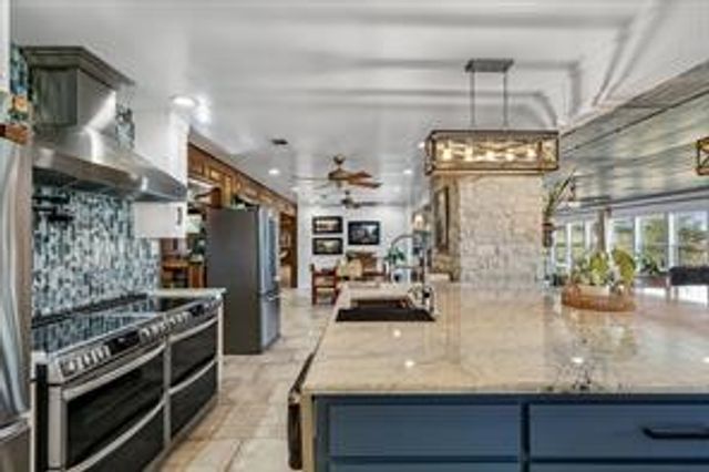 1100 Vz County Road 3419, Wills Point, TX 75169