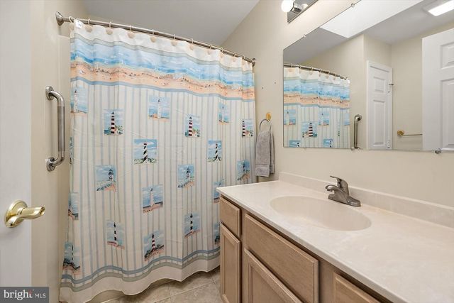 722 HICKMAN DR, Ocean View, DE 19970