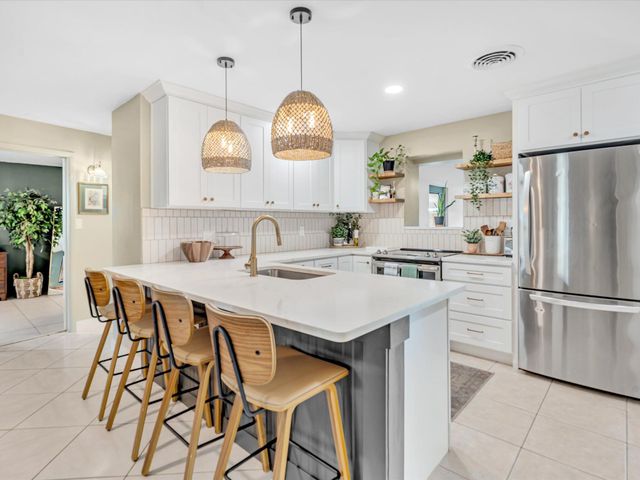 2192 Bonnie Drive, West Palm Beach, FL 33415