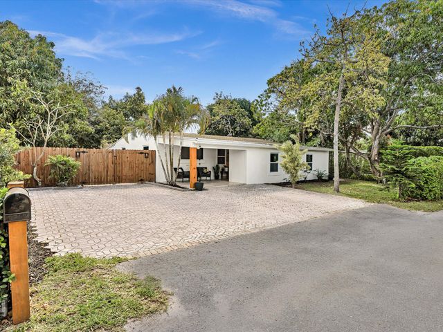 2192 Bonnie Drive, West Palm Beach, FL 33415