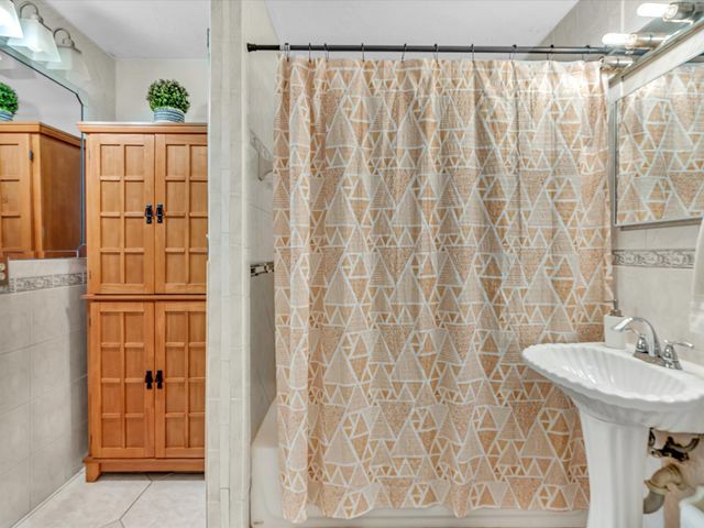 2192 Bonnie Drive, West Palm Beach, FL 33415