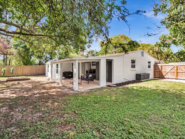 2192 Bonnie Drive, West Palm Beach, FL 33415