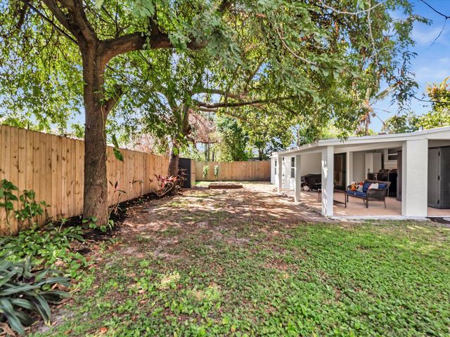 2192 Bonnie Drive, West Palm Beach, FL 33415