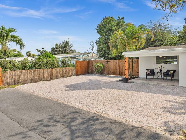 2192 Bonnie Drive, West Palm Beach, FL 33415