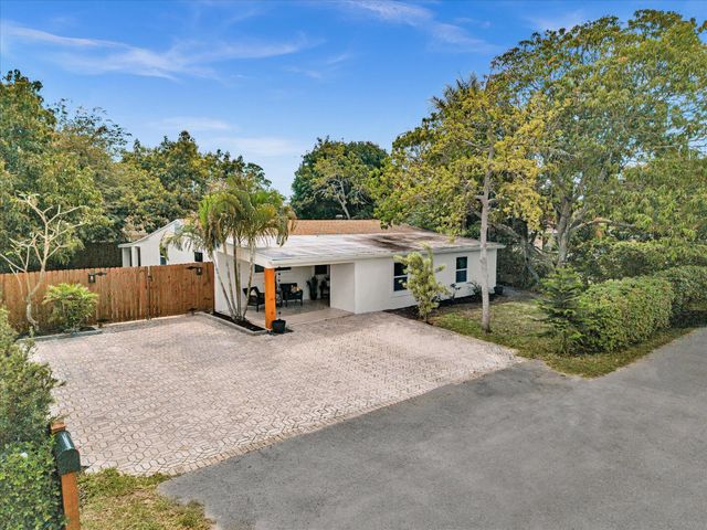 2192 Bonnie Drive, West Palm Beach, FL 33415