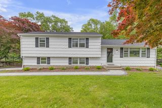 17 Ridgedale Road, Bethel, CT 06801