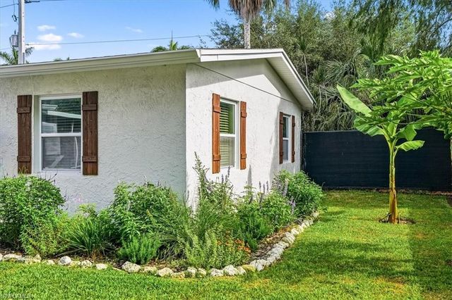 3880 Estey AVE, Naples, FL 34104