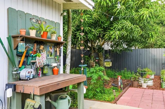 3880 Estey AVE, Naples, FL 34104