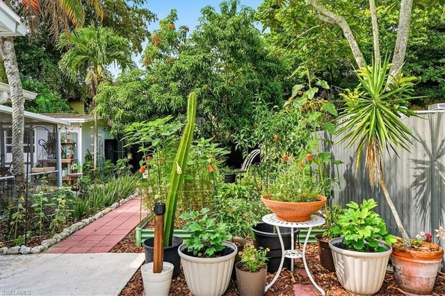 3880 Estey AVE, Naples, FL 34104