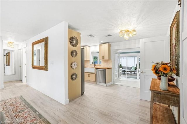 3880 Estey AVE, Naples, FL 34104