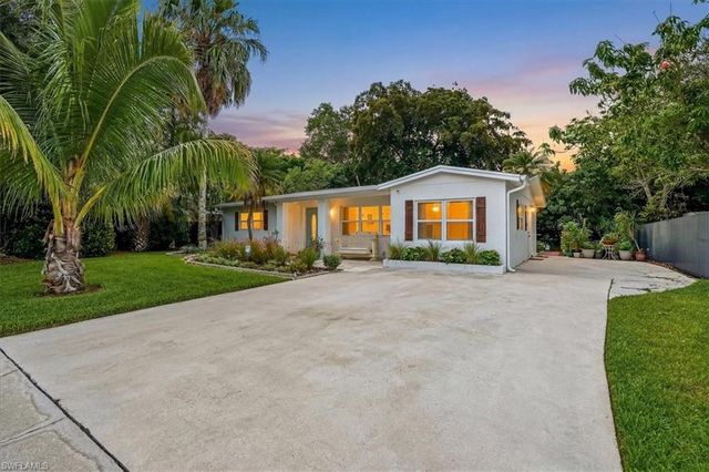3880 Estey AVE, Naples, FL 34104