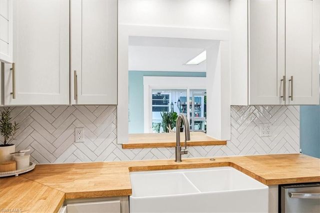 3880 Estey AVE, Naples, FL 34104