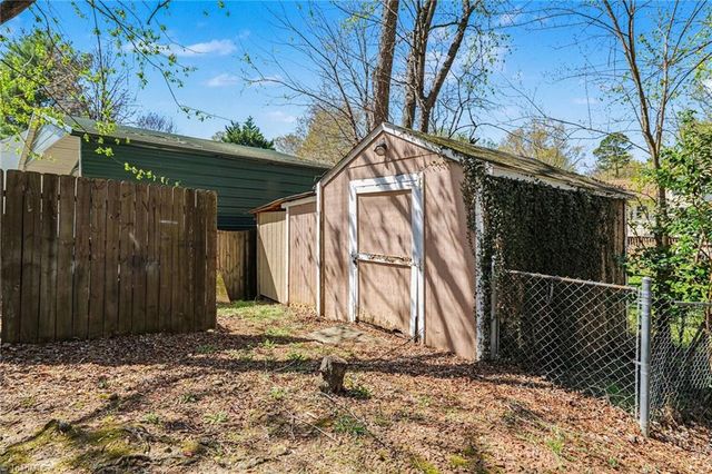 4724 Pennoak Road, Greensboro, NC 27407