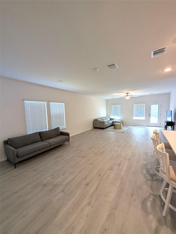 441 El Capitan LOOP, Dripping Springs, TX 78620