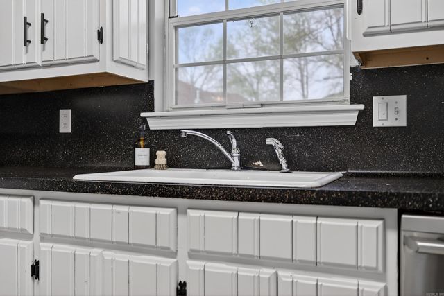 2112 Steeple Chase Dr, Jacksonville, AR 72076