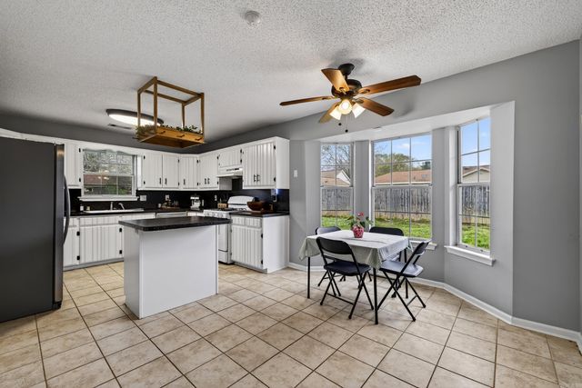 2112 Steeple Chase Dr, Jacksonville, AR 72076