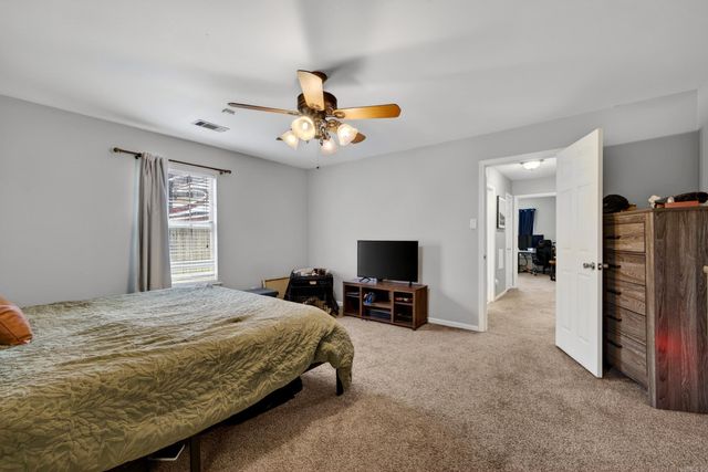 2112 Steeple Chase Dr, Jacksonville, AR 72076