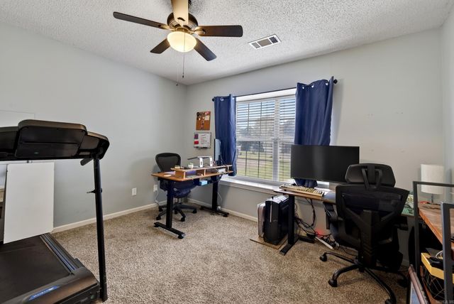 2112 Steeple Chase Dr, Jacksonville, AR 72076