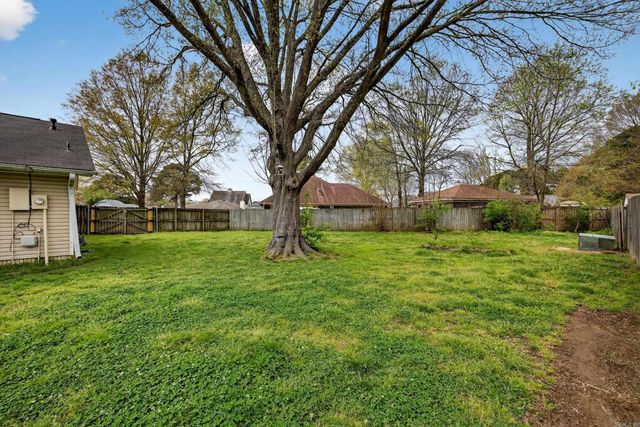 2112 Steeple Chase Dr, Jacksonville, AR 72076